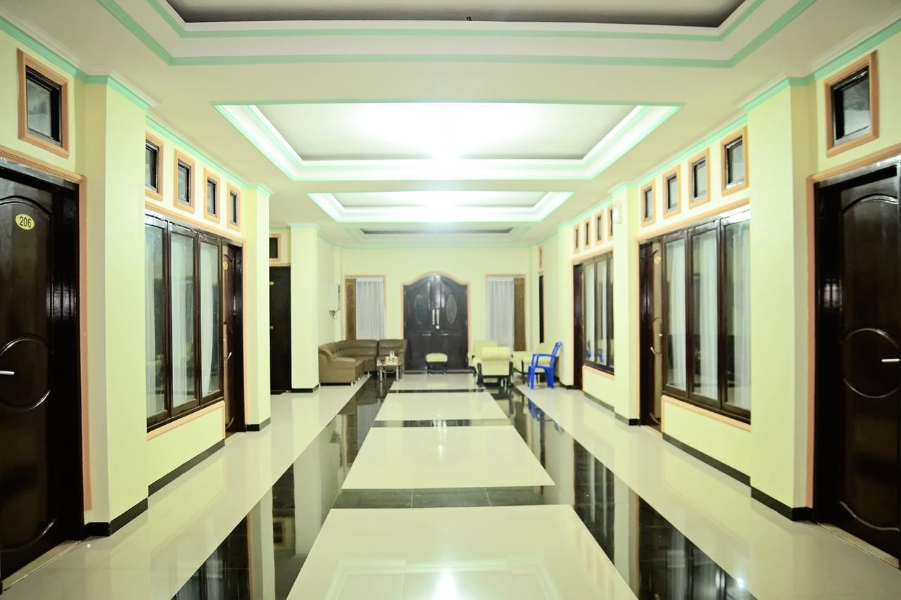 Dena Hotel Soe Exterior photo