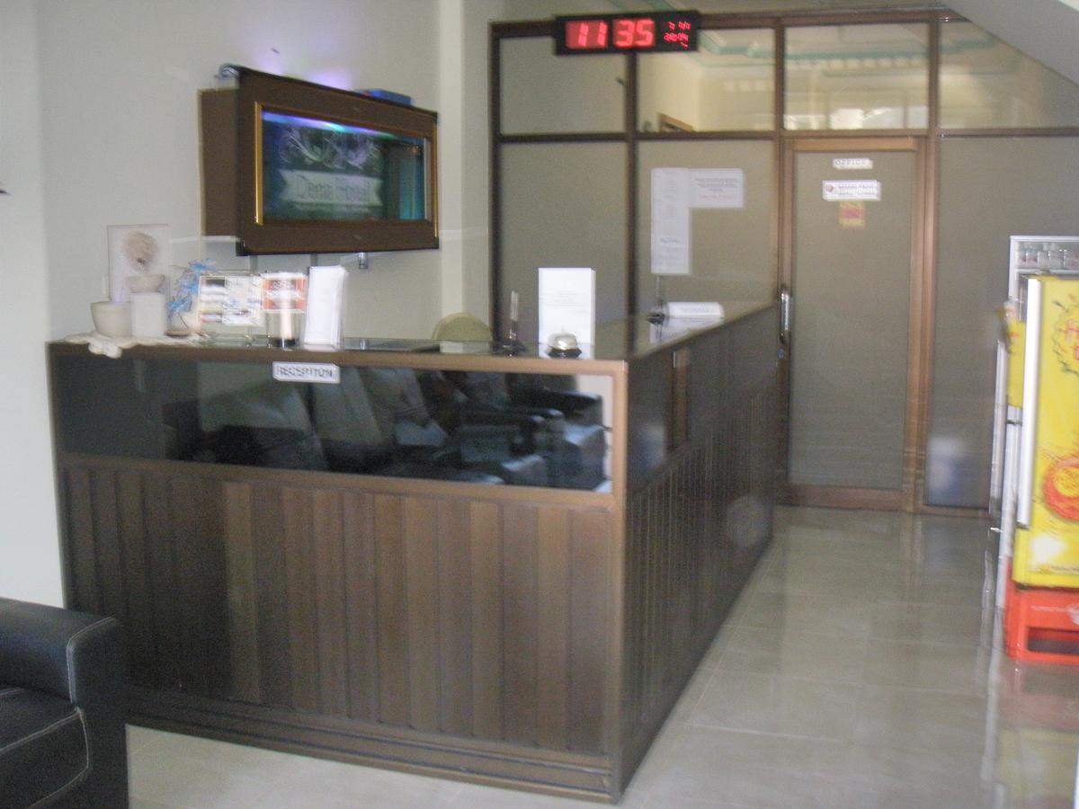 Dena Hotel Soe Exterior photo