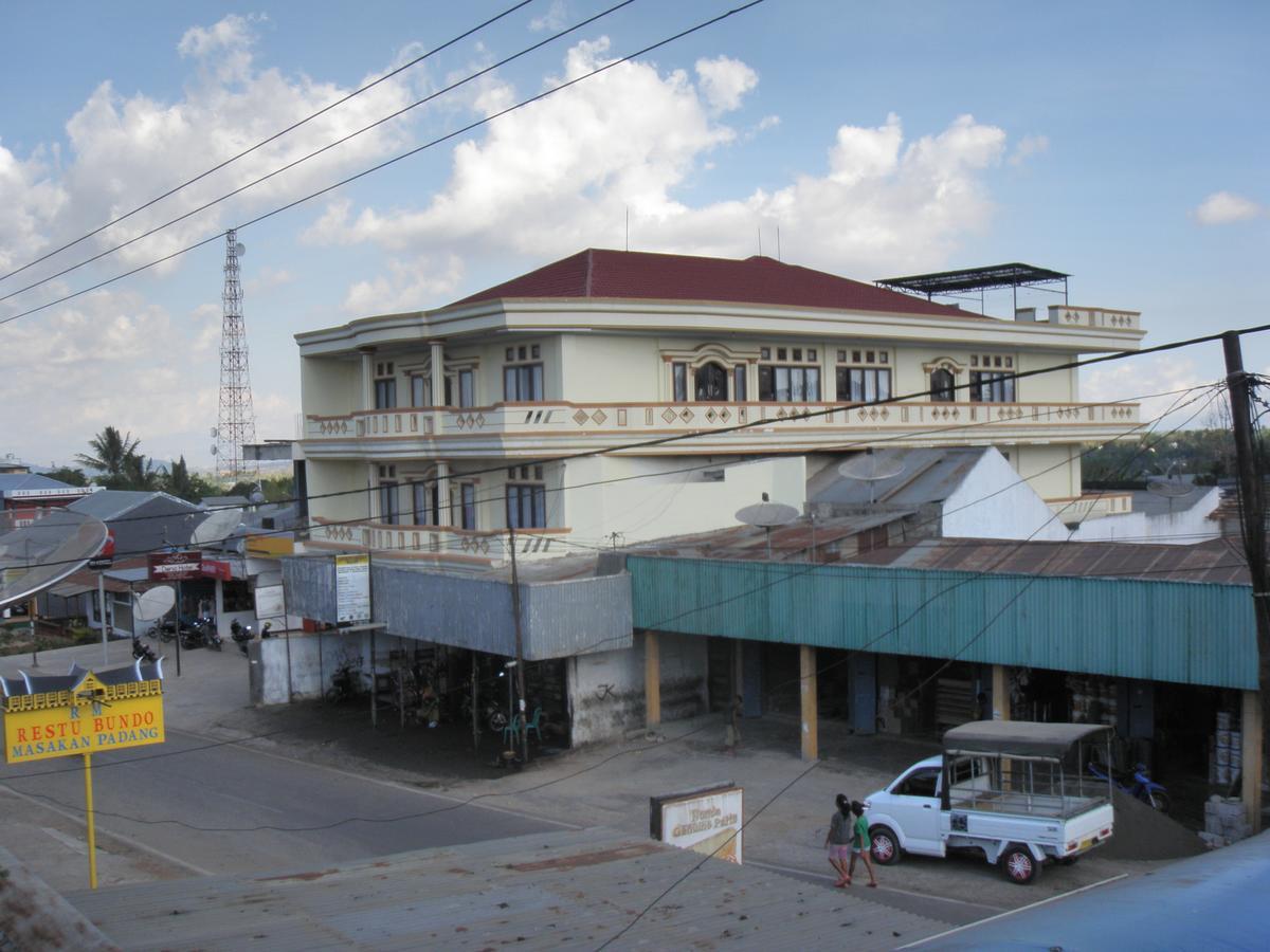 Dena Hotel Soe Exterior photo