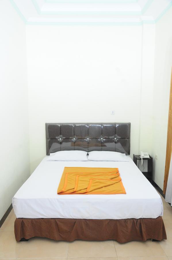 Dena Hotel Soe Exterior photo