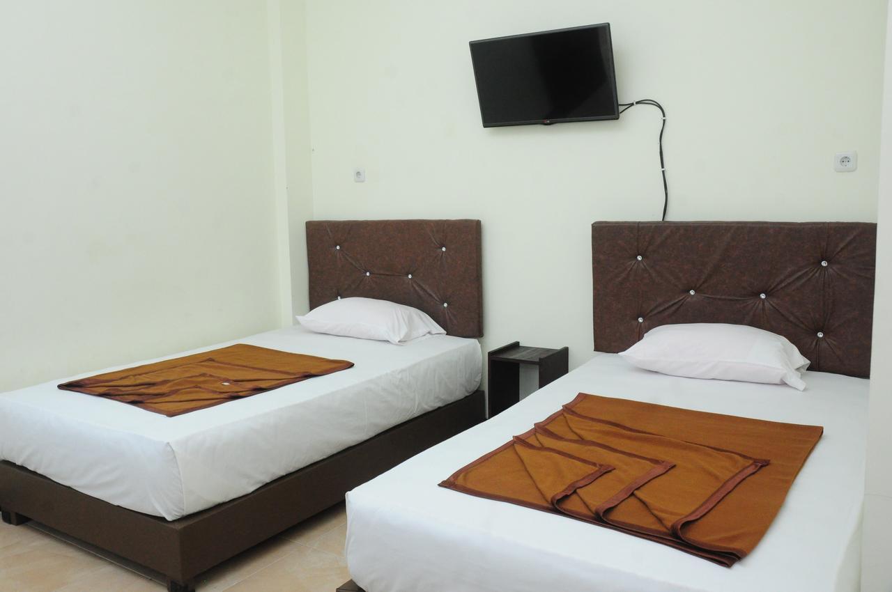 Dena Hotel Soe Exterior photo