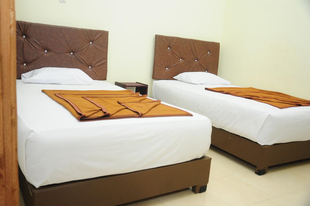 Dena Hotel Soe Exterior photo