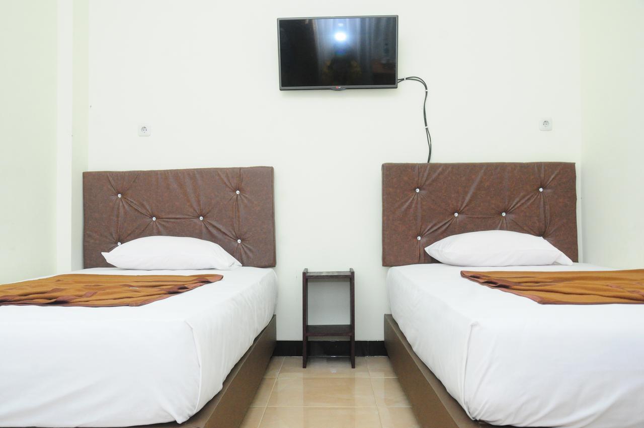 Dena Hotel Soe Exterior photo